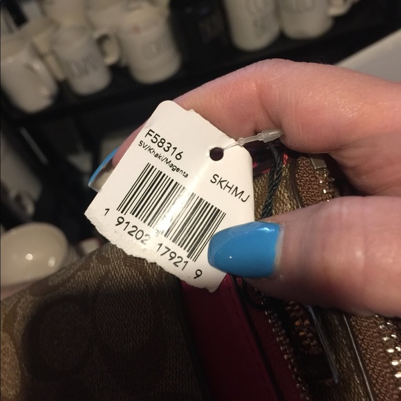 ⚡️🆕 Coach East/West Crossbody Pop Out Pink Pouch - Picture 6 of 7